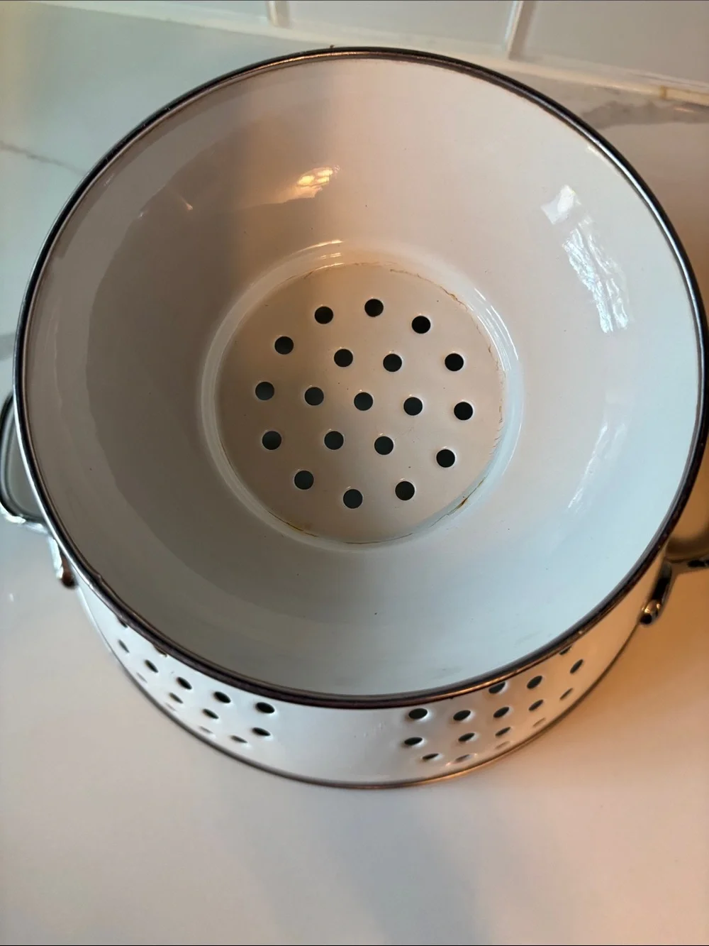 White Enamel Footed Colander with Silver Trim - Classic Kitchen Strainer